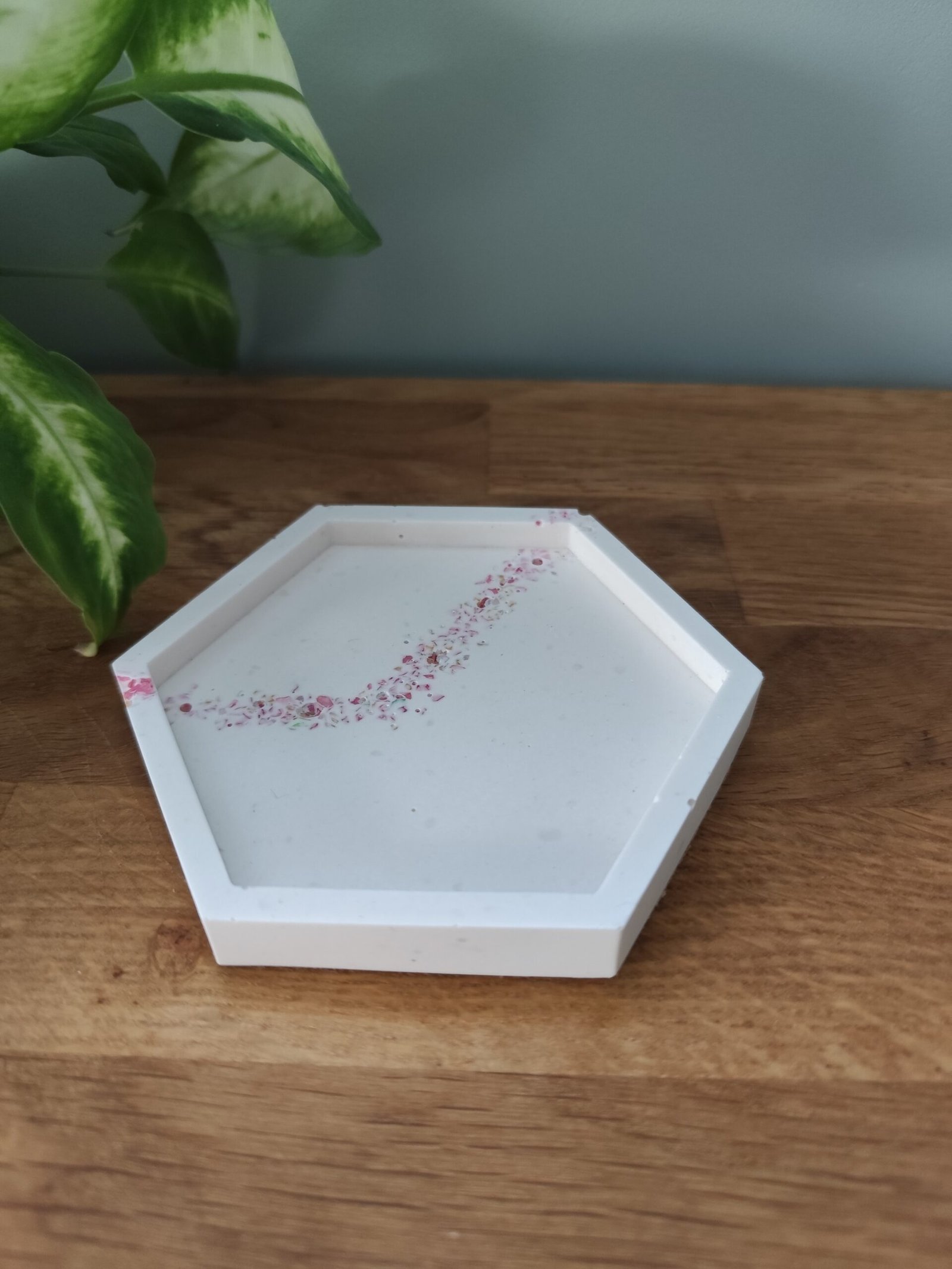 plateau roselyne jesmonite